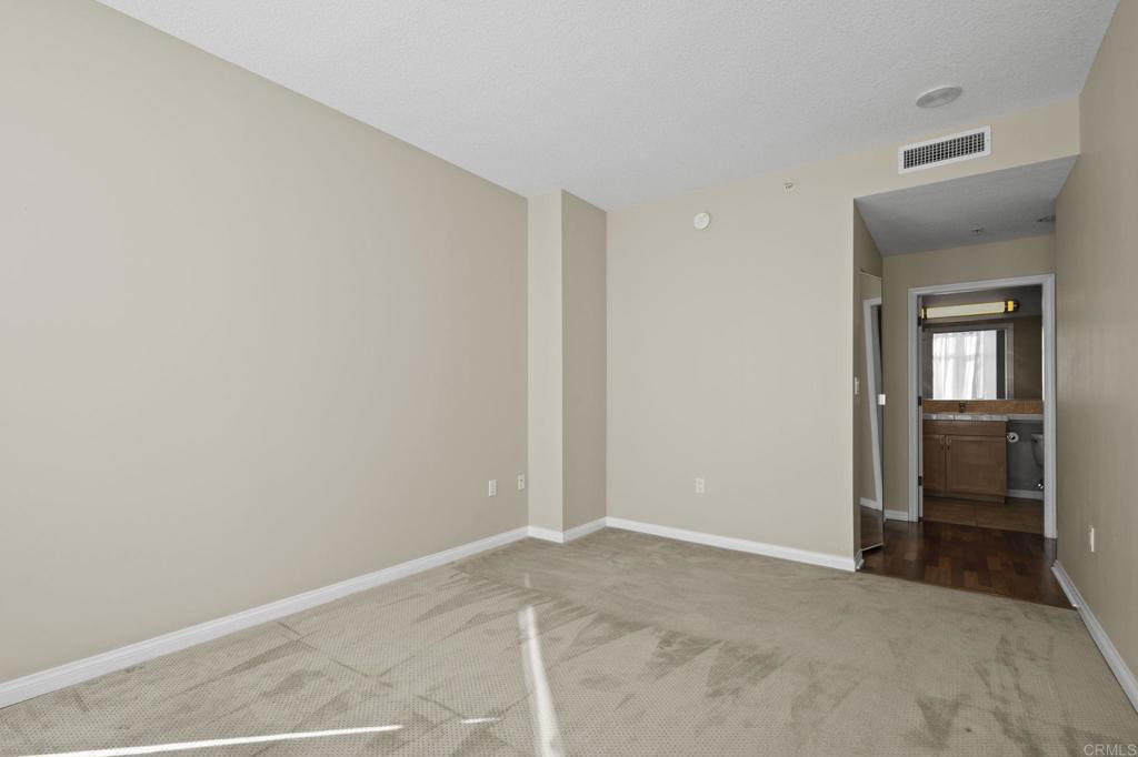 850 Beech Street 1404 Property Photo 34