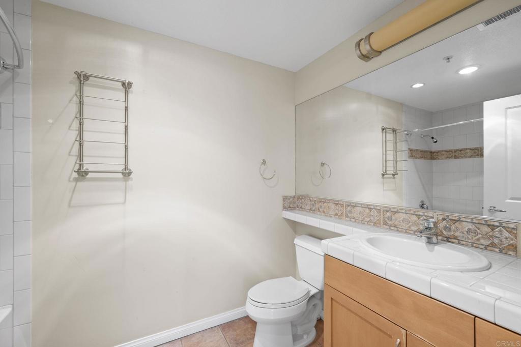 850 Beech Street 1404 Property Photo 38