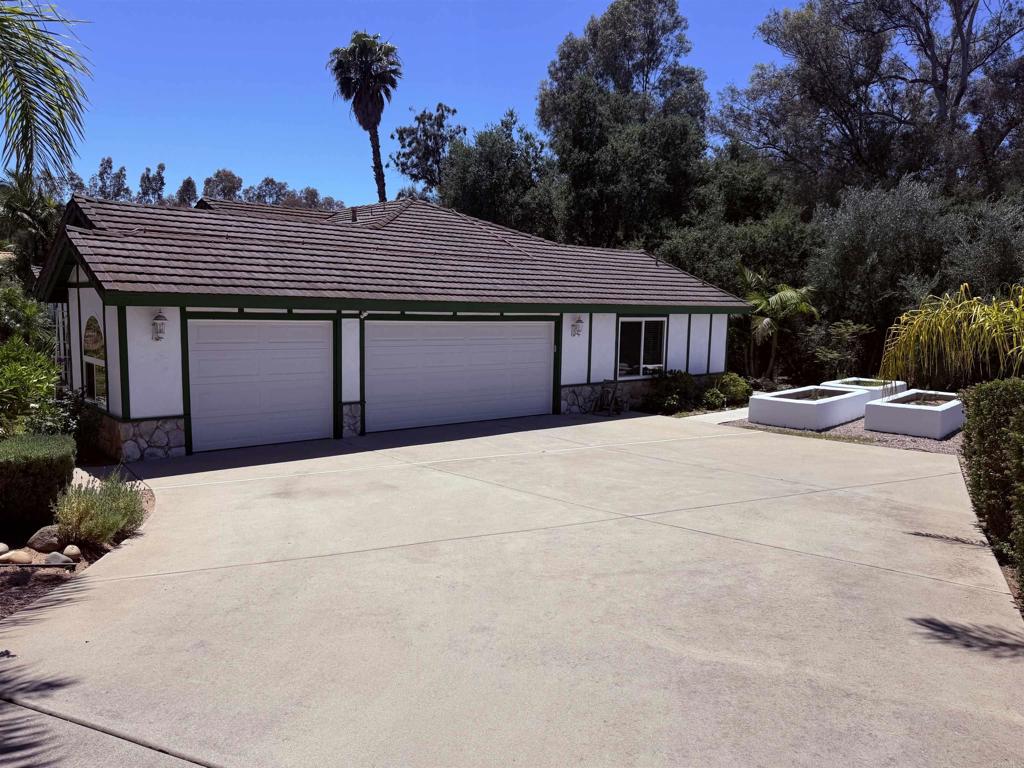 524 Rosvall Dr Drive Property Photo 5
