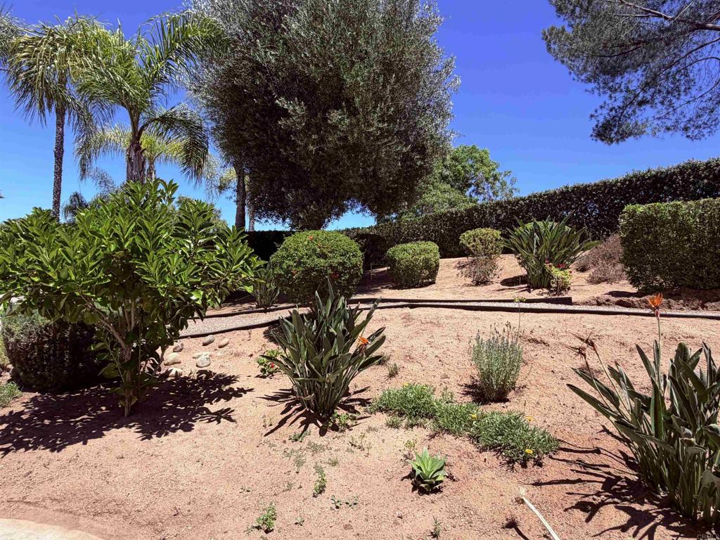 524 Rosvall Dr Drive Property Photo 8
