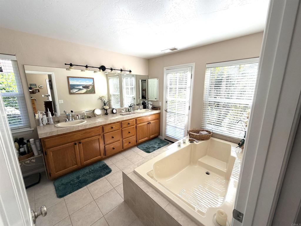 524 Rosvall Dr Drive Property Photo 42