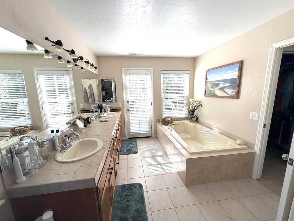 524 Rosvall Dr Drive Property Photo 43
