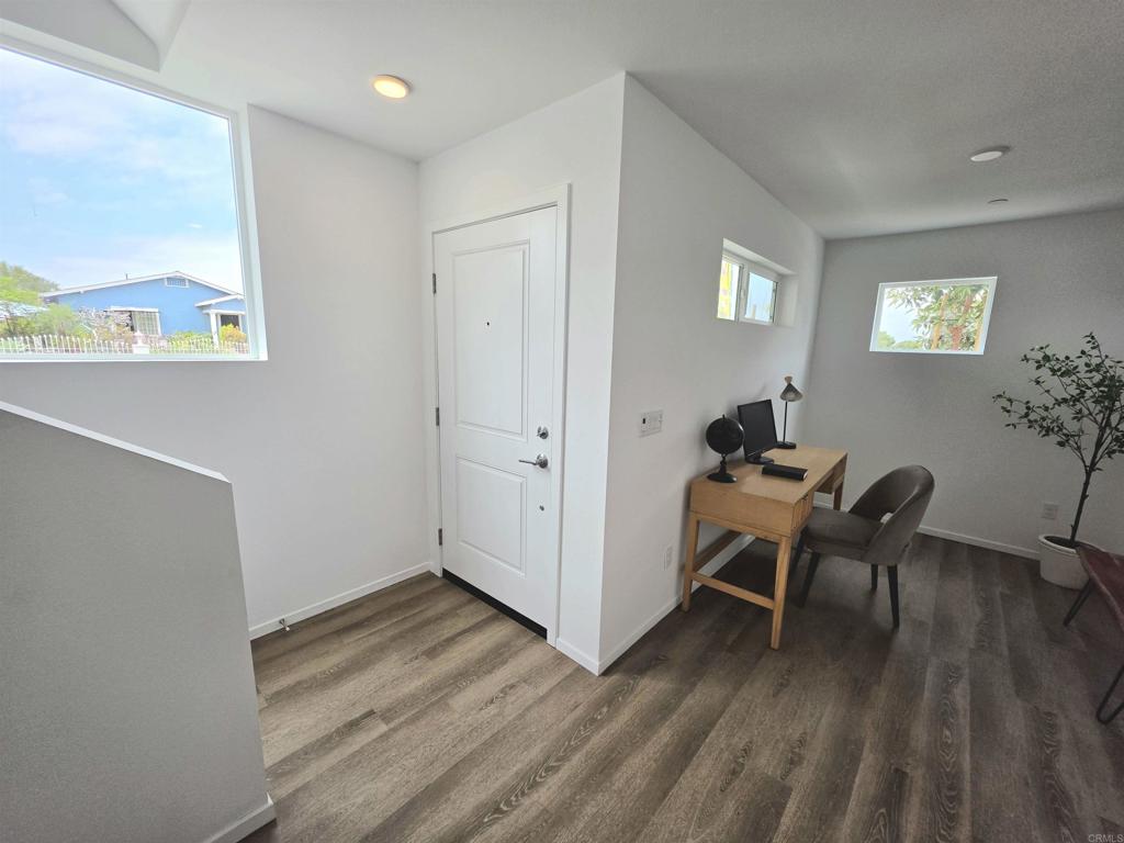 4954 Ocean View Boulevard Property Photo 4