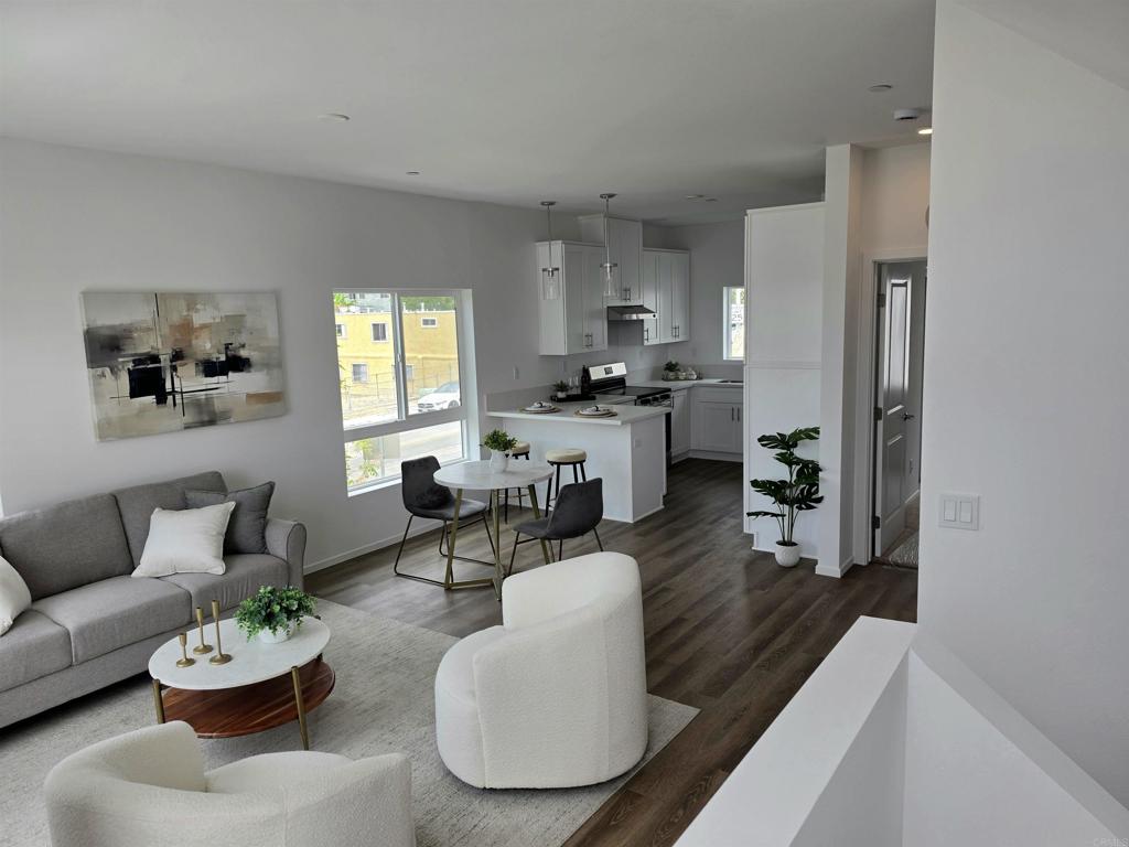 4954 Ocean View Boulevard Property Photo 5