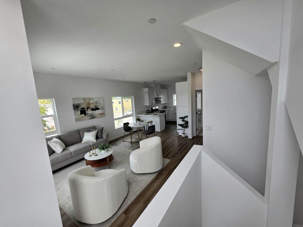 4954 Ocean View Boulevard Property Photo 14