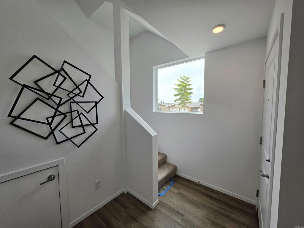 4954 Ocean View Boulevard Property Photo 15