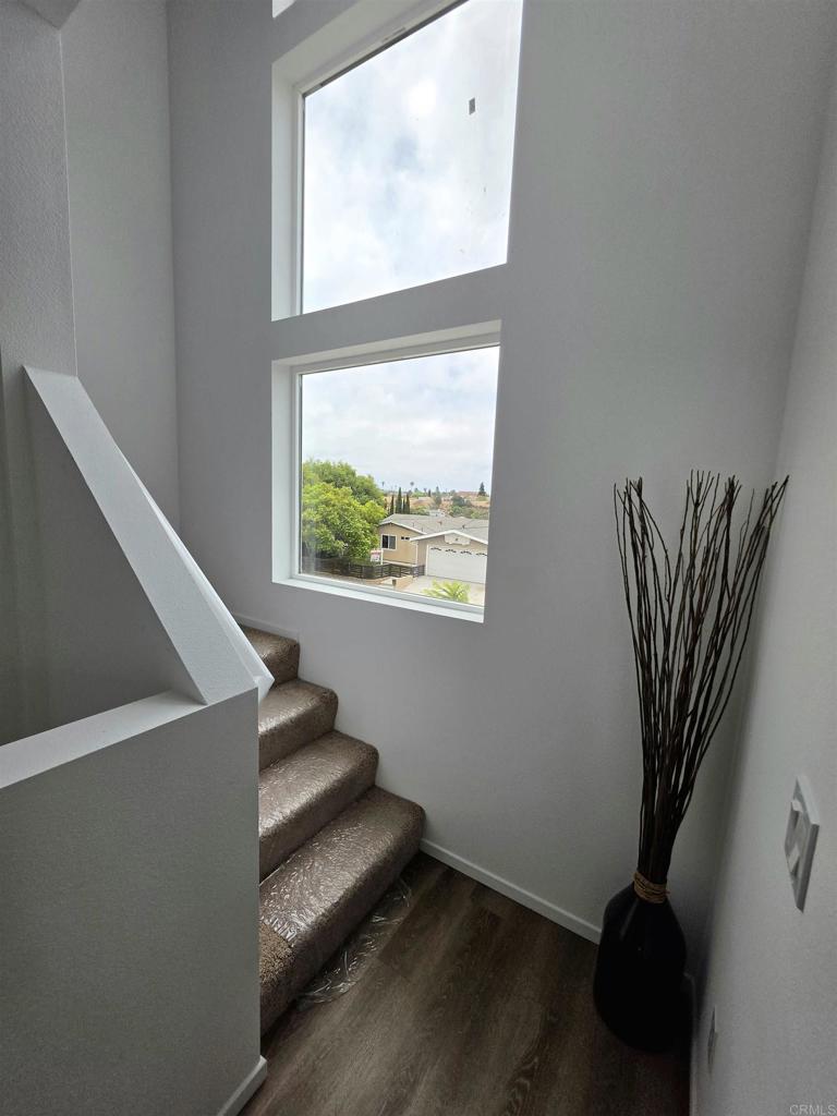 4954 Ocean View Boulevard Property Photo 17