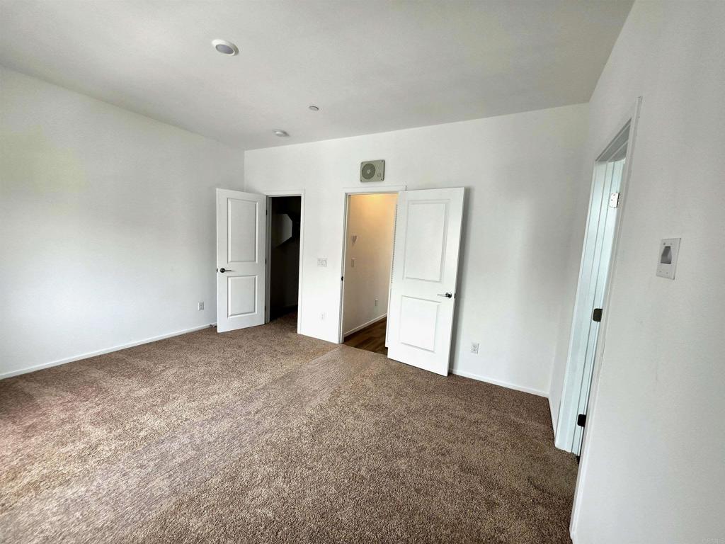 4954 Ocean View Boulevard Property Photo 20
