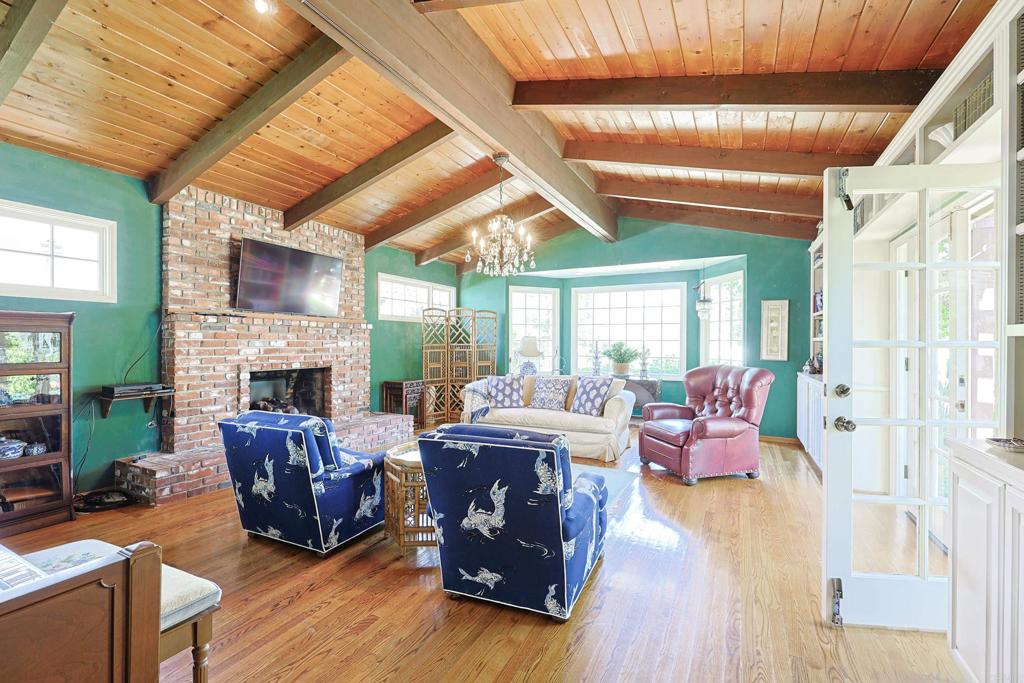 610 Country Club Property Photo 12