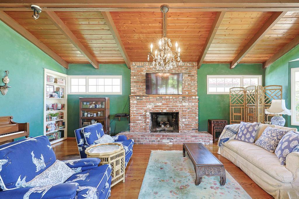 610 Country Club Property Photo 14