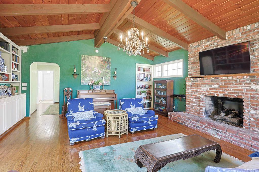 610 Country Club Property Photo 15
