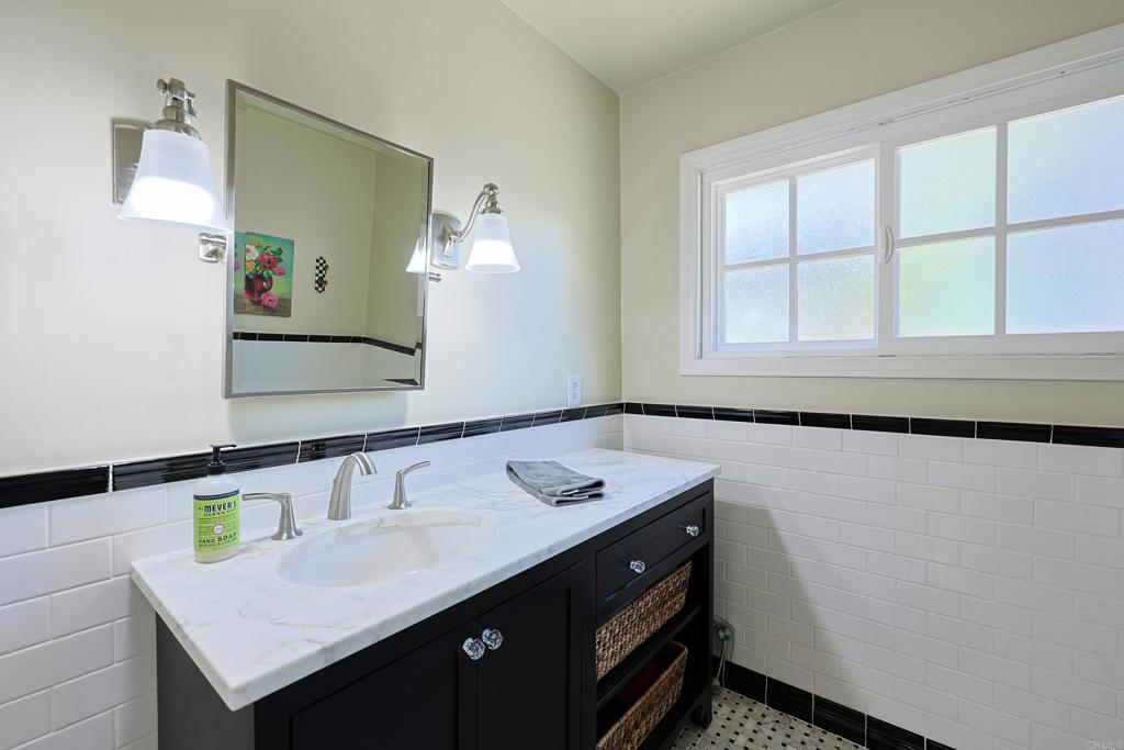 610 Country Club Property Photo 32