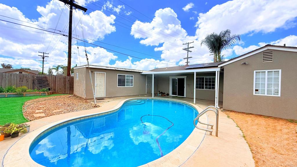1605 N Mollison Avenue Property Photo 1