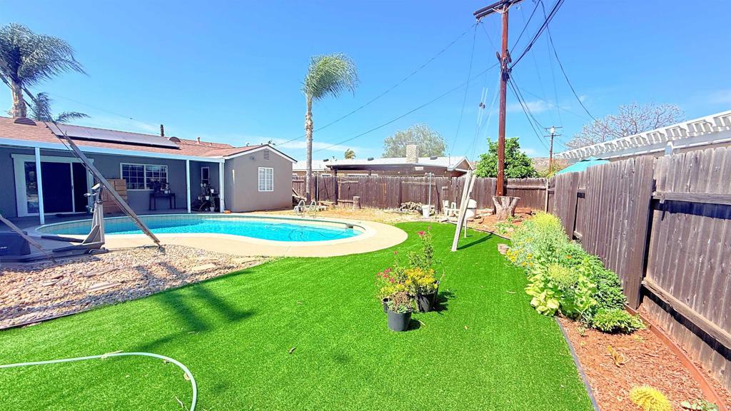 1605 N Mollison Avenue Property Photo 4