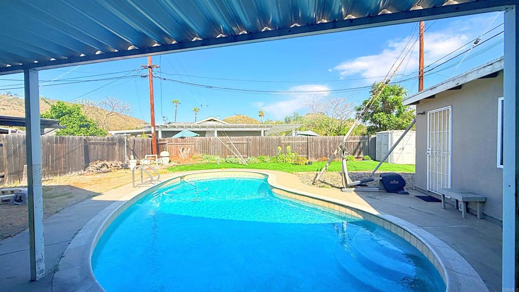1605 N Mollison Avenue Property Photo 6