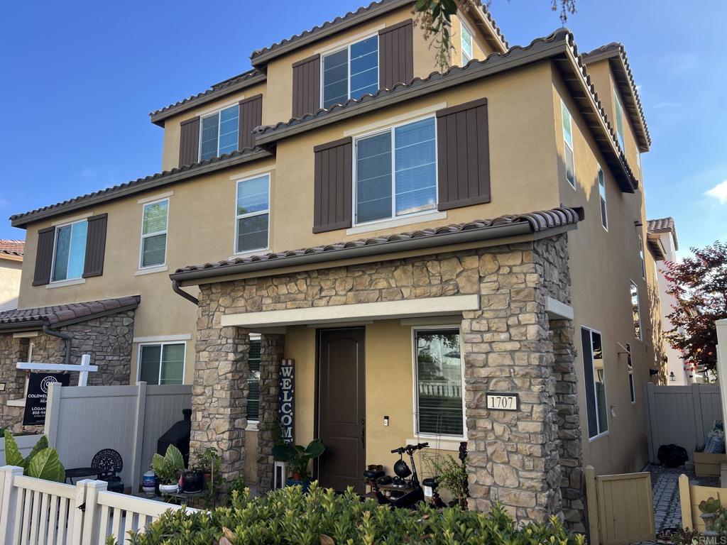 1707 Frangipani Avenue Property Photo 1