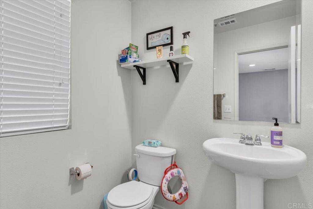 14361 Pioneer Way Property Photo 11