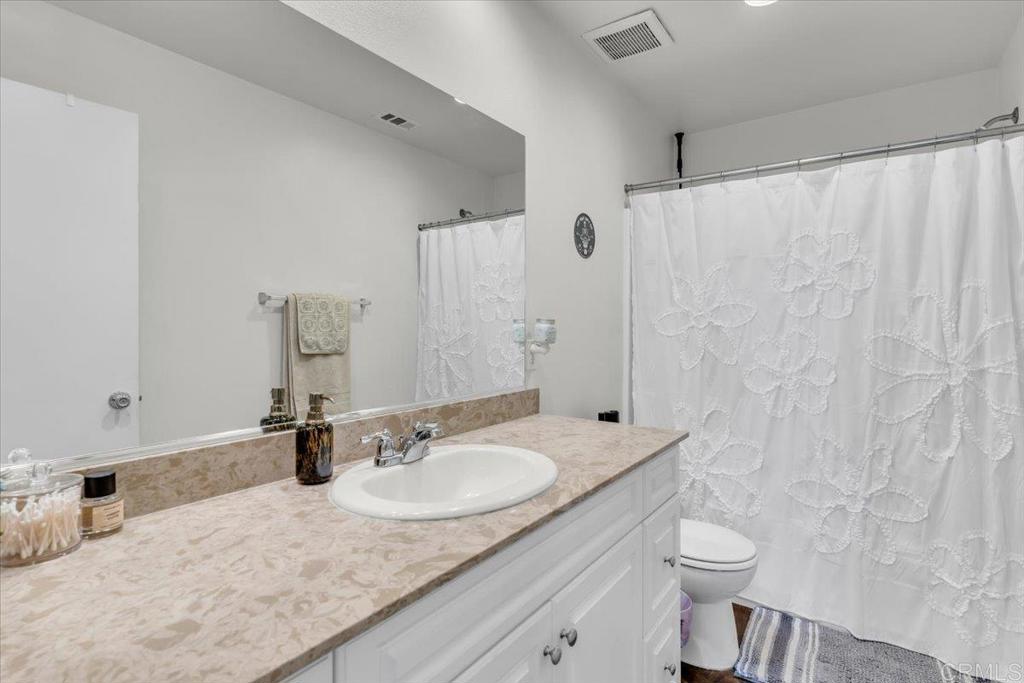 14361 Pioneer Way Property Photo 15