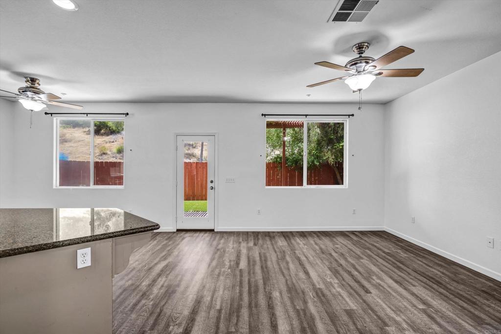 8772 Glen Vista Way Property Photo 6