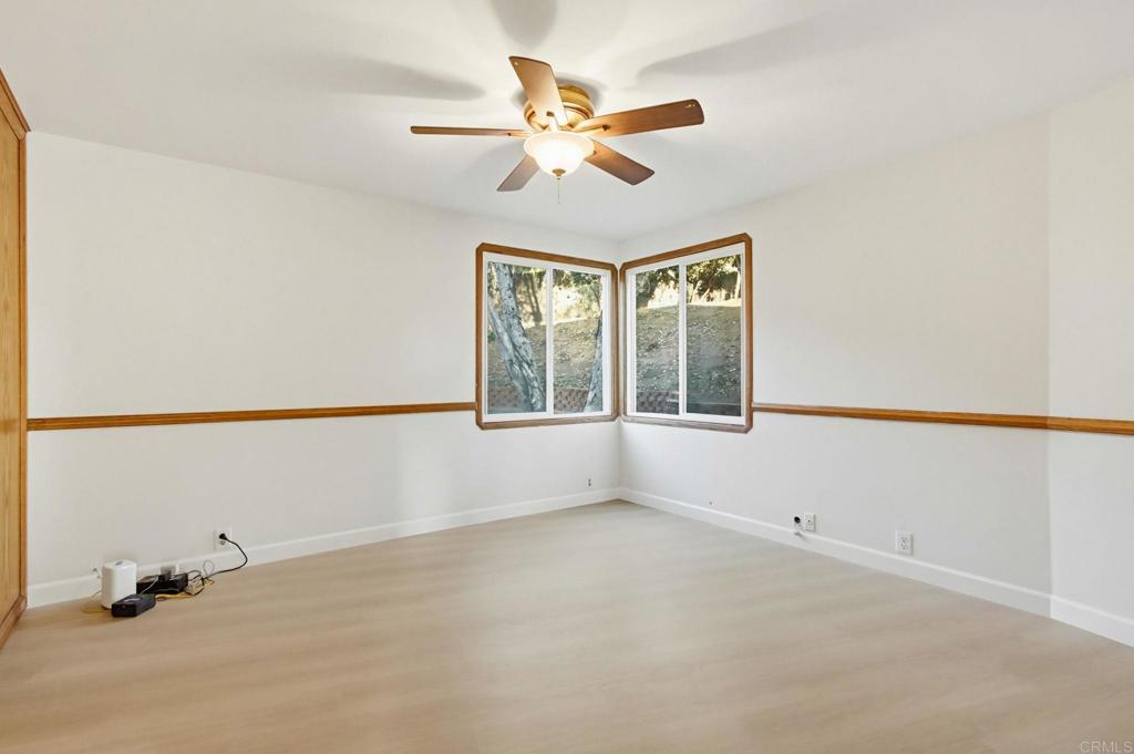 925 E Chase Avenue Property Photo 22