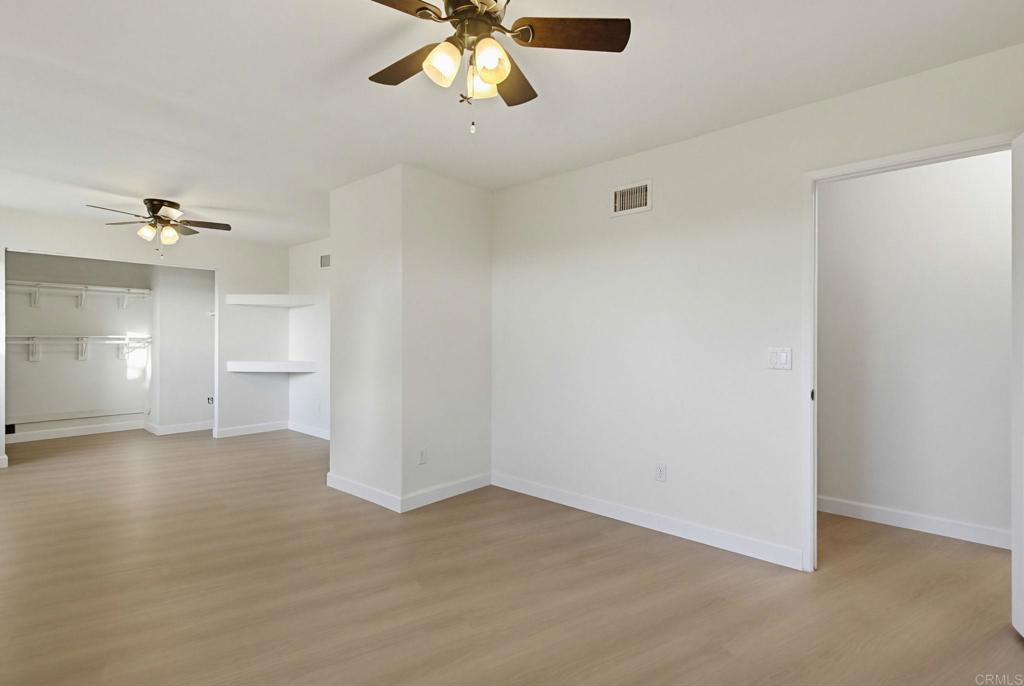 925 E Chase Avenue Property Photo 37