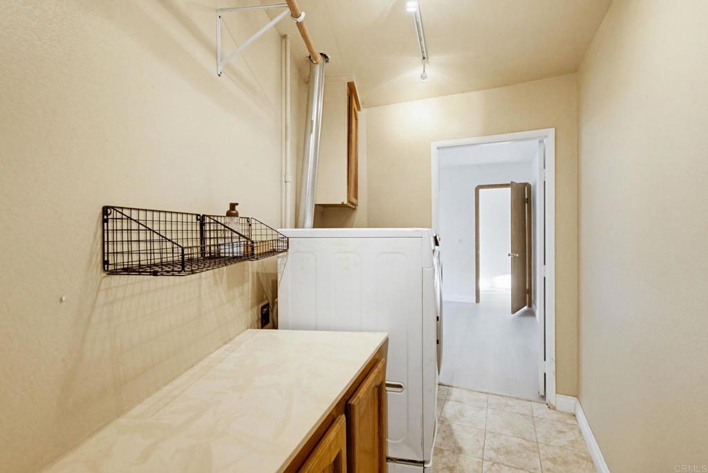 925 E Chase Avenue Property Photo 54