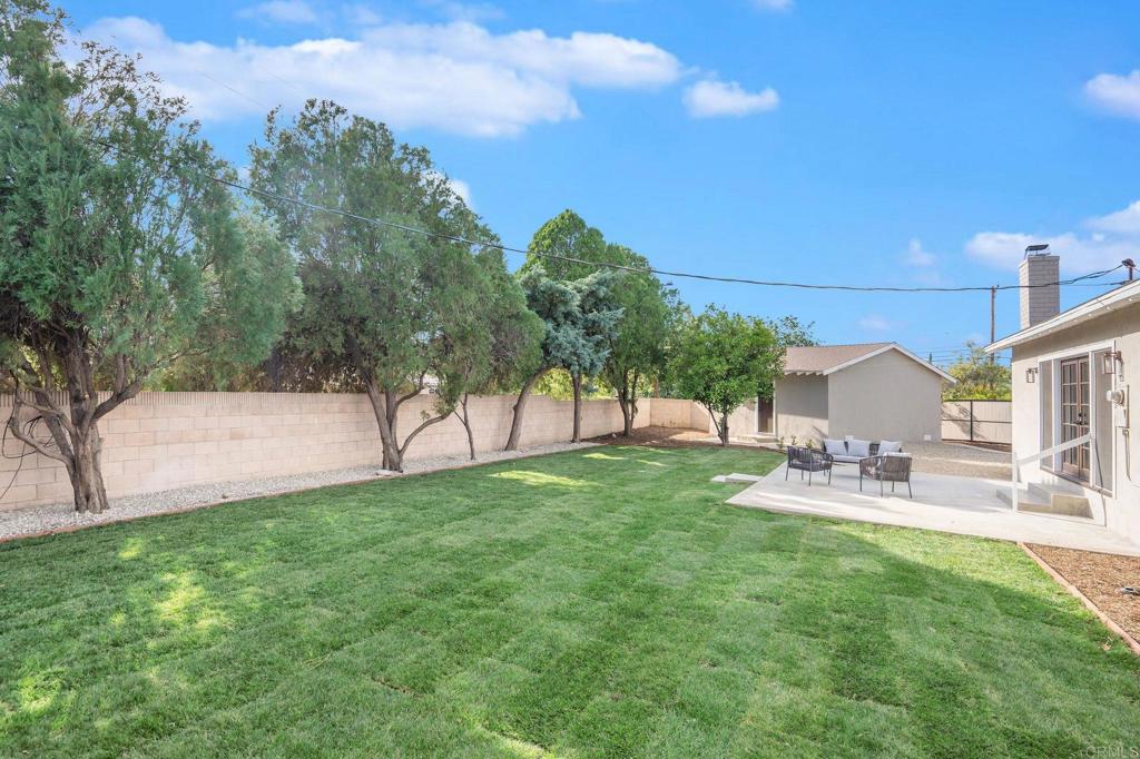 18438 Los Alimos St Property Photo 3