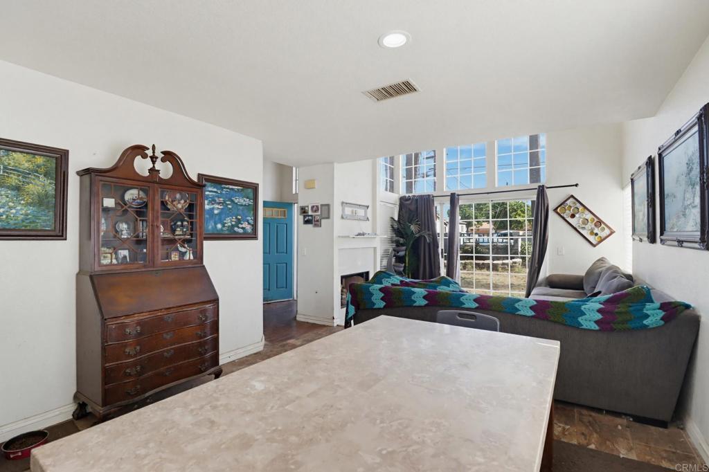 2698 Valencia Property Photo 6