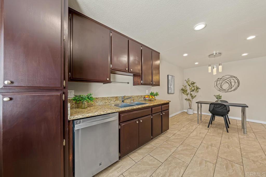 335 34th 9 Property Photo 11