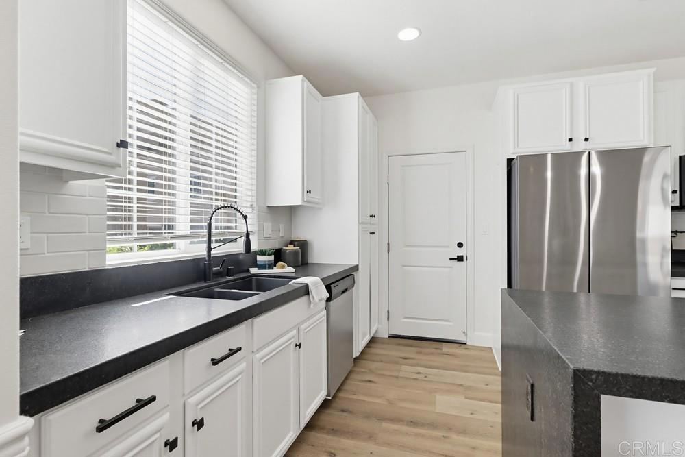 1720 Santa Ivy Ave Property Photo 16