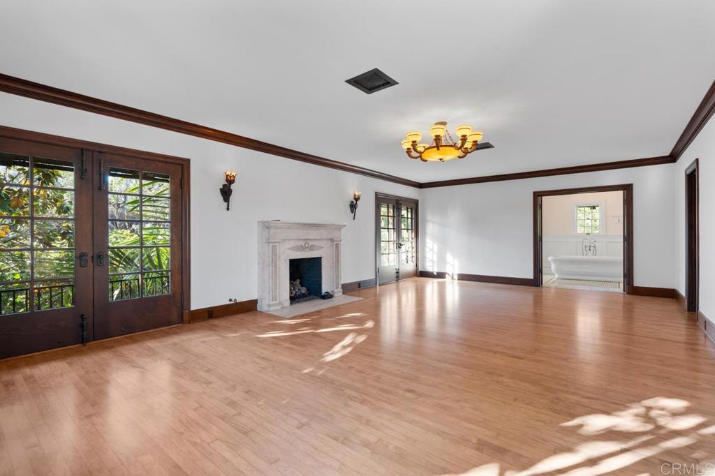 1015 Alameda Boulevard Property Photo 37