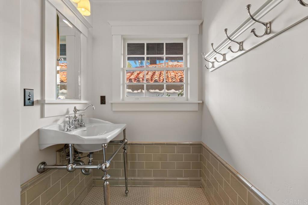 1015 Alameda Boulevard Property Photo 59