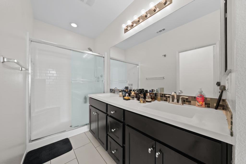 5419 San Roberto Property Photo 13