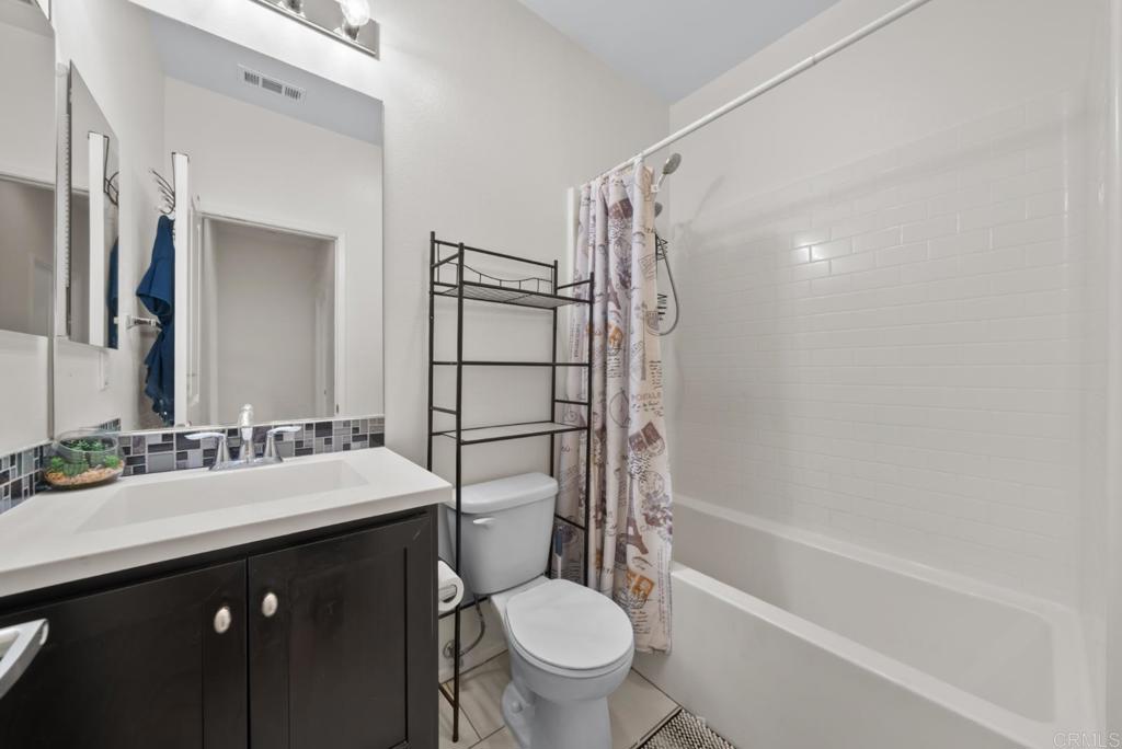 5419 San Roberto Property Photo 17