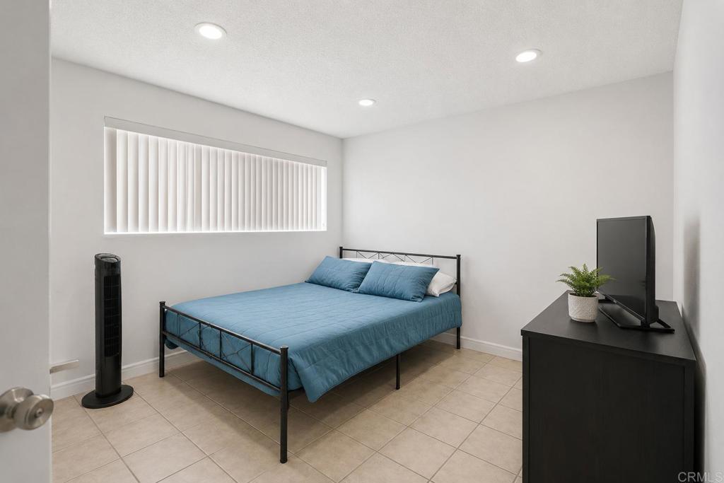 468 Colorado Avenue B Property Photo 4