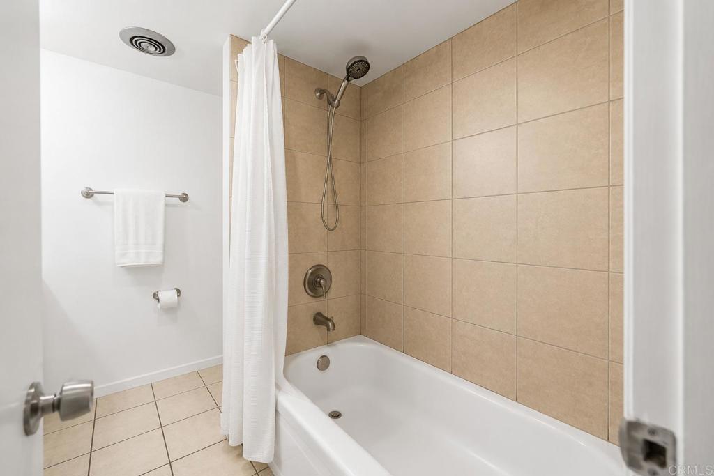 468 Colorado Avenue B Property Photo 6