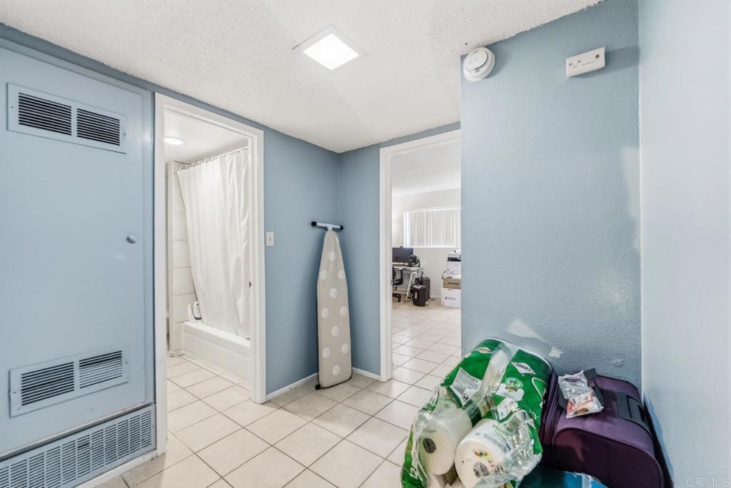 468 Colorado Avenue B Property Photo 25