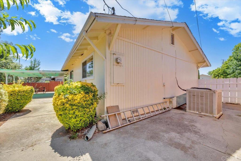 10559 Jim Brady Road Property Photo 47