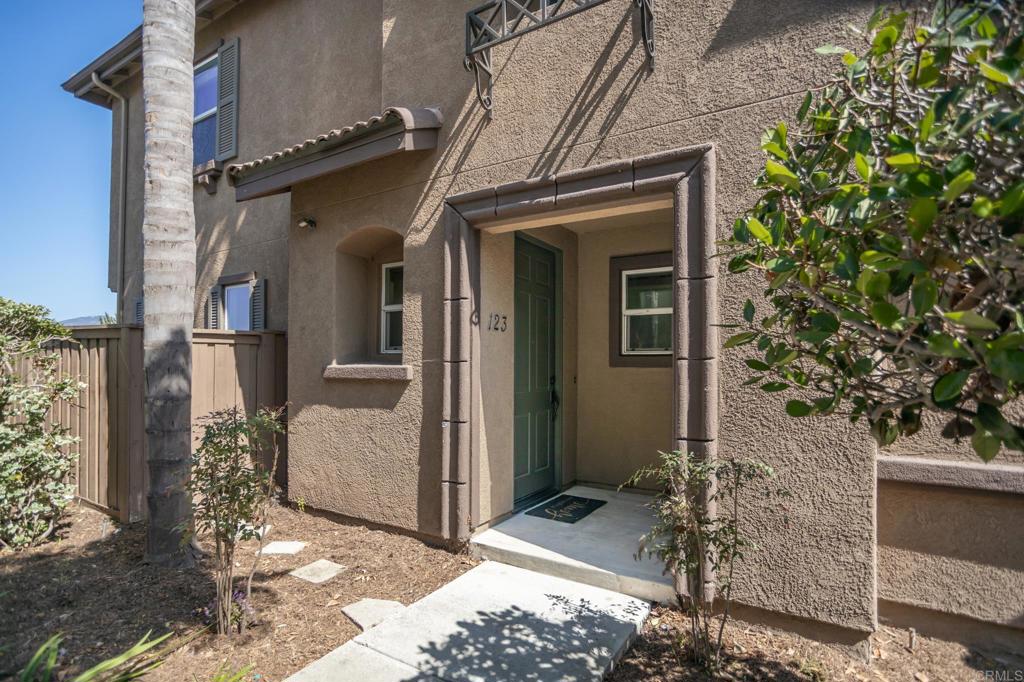 425 S Meadowbrook Dr 123 Property Photo 1