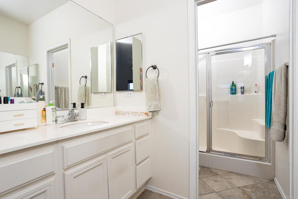 425 S Meadowbrook Dr 123 Property Photo 32