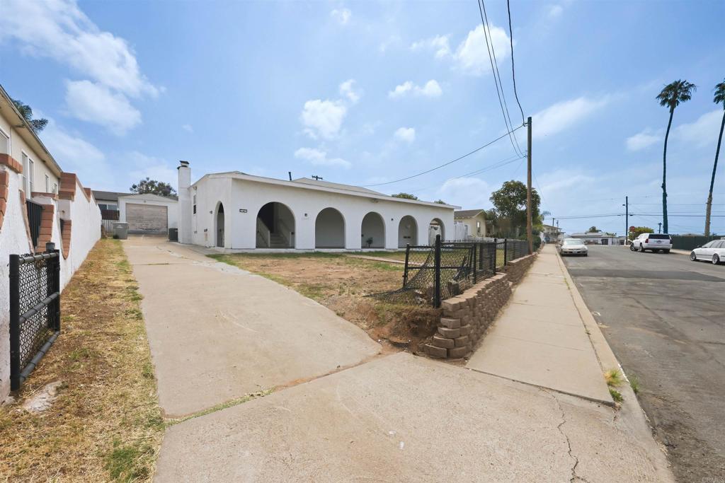 2463 Rancho Drive Property Photo 2
