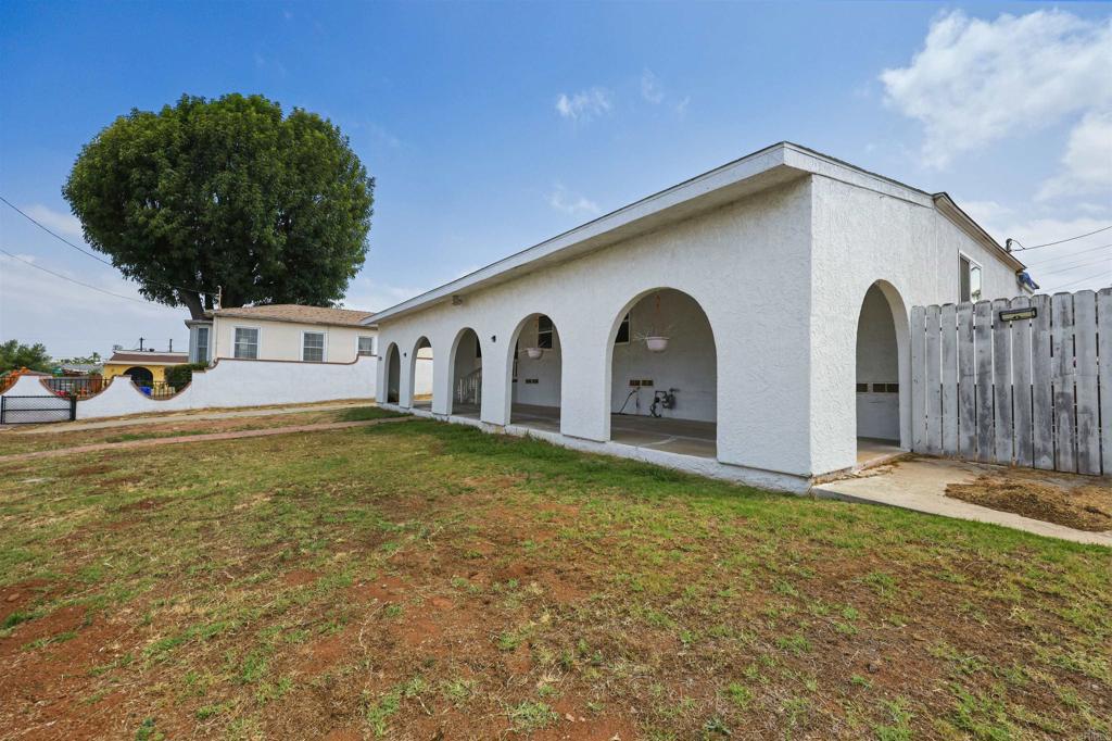 2463 Rancho Drive Property Photo 3