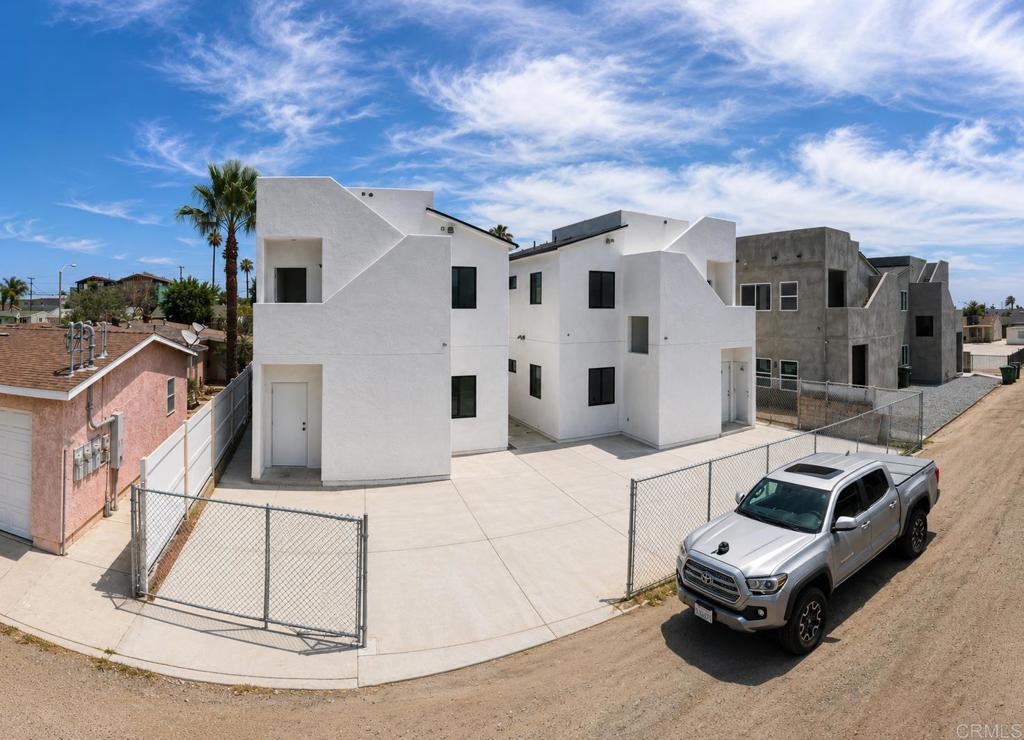 3305 3309 Clairemont Mesa Blvd Property Photo 1