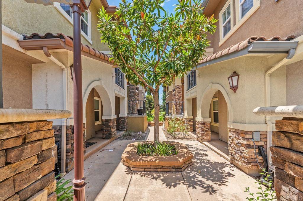 54 Via Sovana Property Photo 1