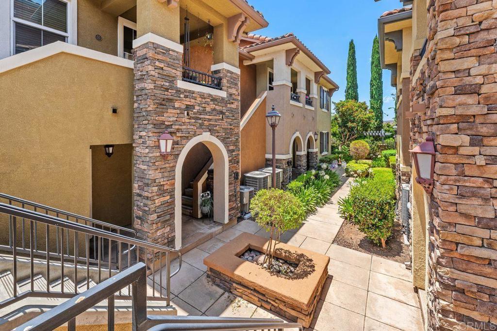 54 Via Sovana Property Photo 2