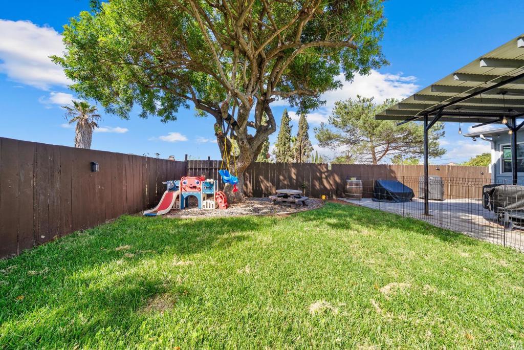 962 Wilson Avenue Property Photo 32