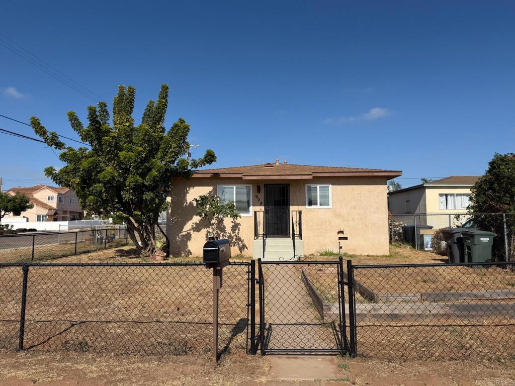 935 Elm Avenue Property Photo 1
