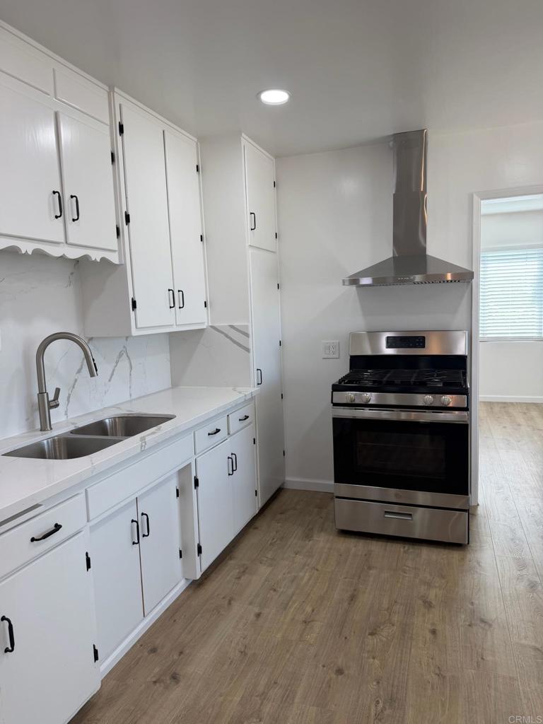 935 Elm Avenue Property Photo 4