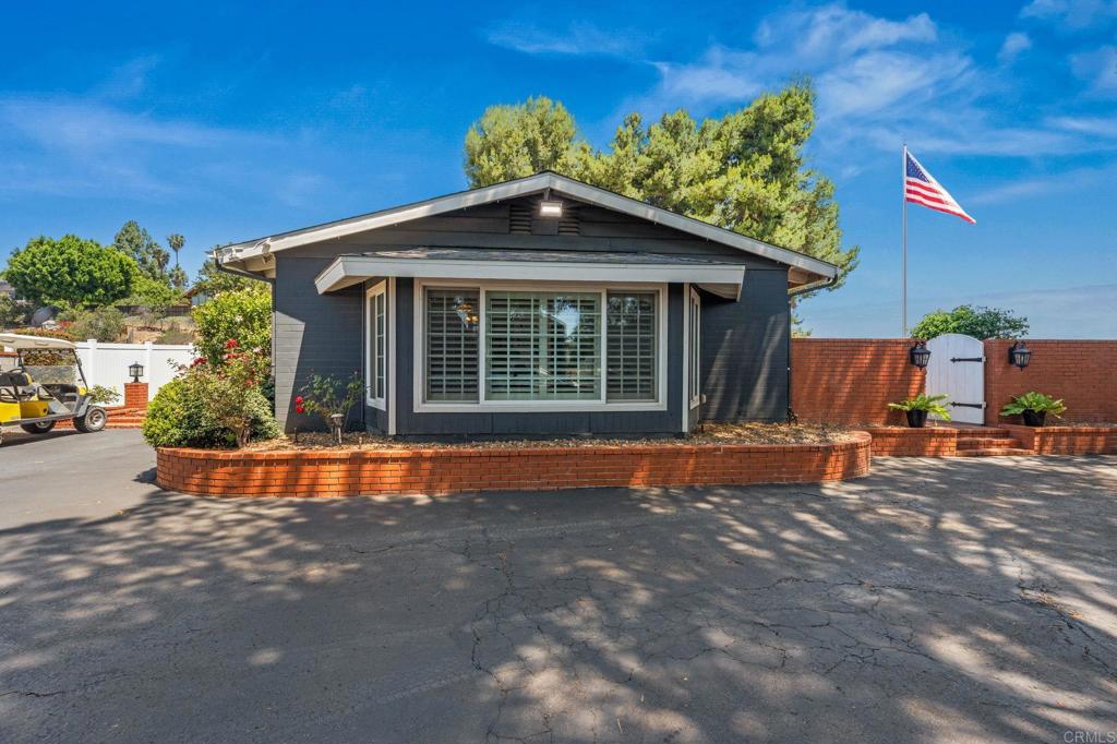 1308 Sundale Road Property Photo 7