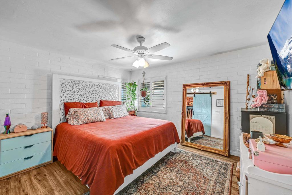 1308 Sundale Road Property Photo 27